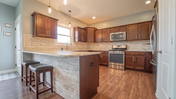 9330 W 106th AVE, St. John, IN 46373
