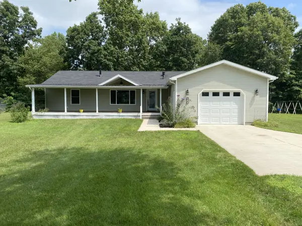 6870 E Homette AVE, Knox, IN 46534