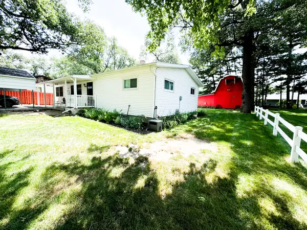 545 E Hickory LN, Winamac, IN 46996