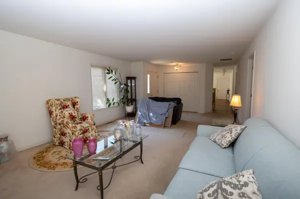 10 Victoria CIR, La Porte, IN 46350