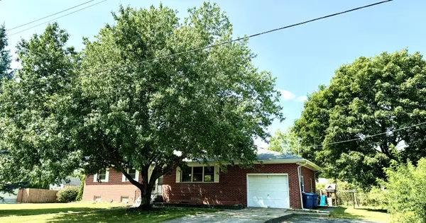 712 S Rose AVE, Kouts, IN 46347