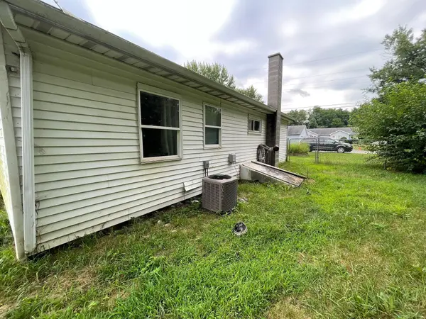 10083 Glenwood Avenue, Osceola, IN 46561