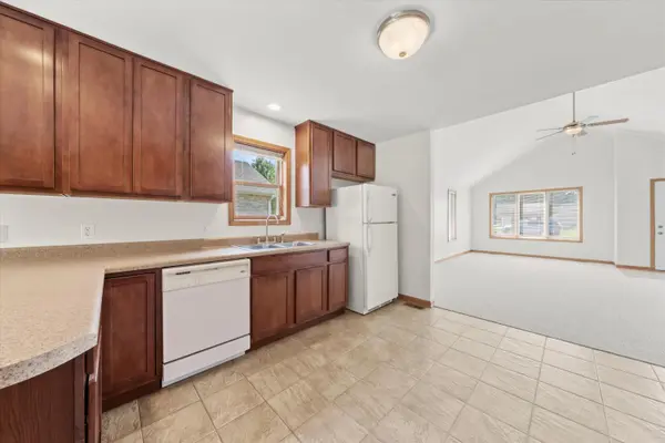 406 9th CIR, Demotte, IN 46310