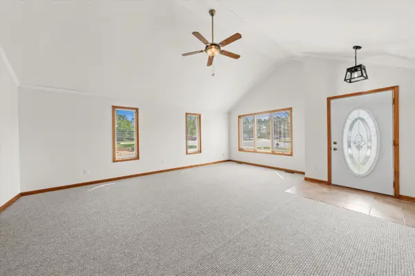 406 9th CIR, Demotte, IN 46310
