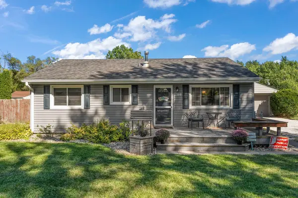 5308 Smilax LN, Valparaiso, IN 46383