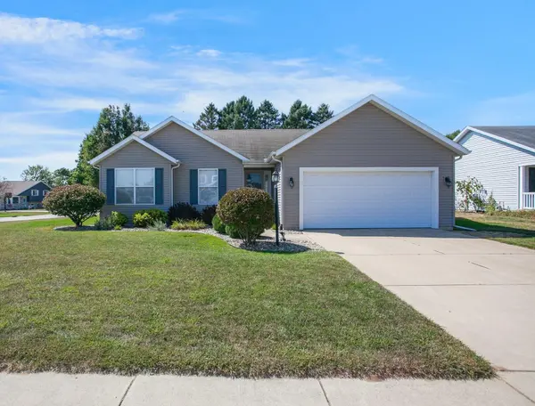 4315 Jade Crossing DR, South Bend, IN 46628