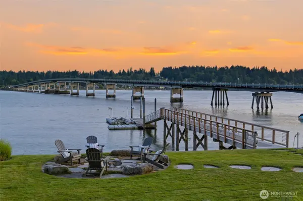 8014 Warren DR NW, Gig Harbor, WA 98335