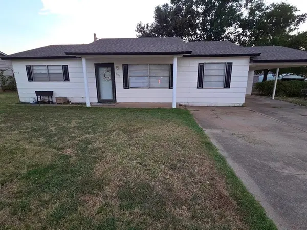 606 N Cedar AVE, Stroud, OK 74079