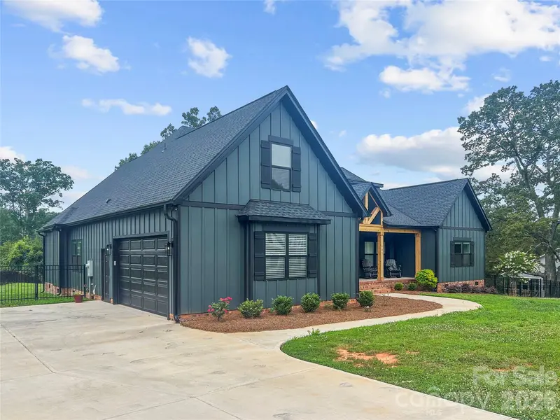 501 Edmunds LN, Clover, SC 29710