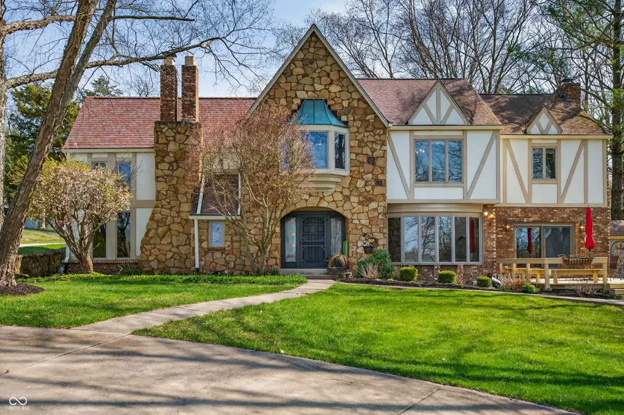 995 E Skyline DR, Brownstown, IN 47220