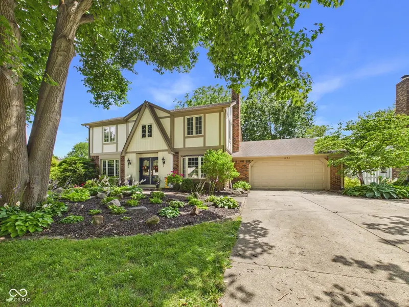 1905 Woodview LN, Anderson, IN 46011