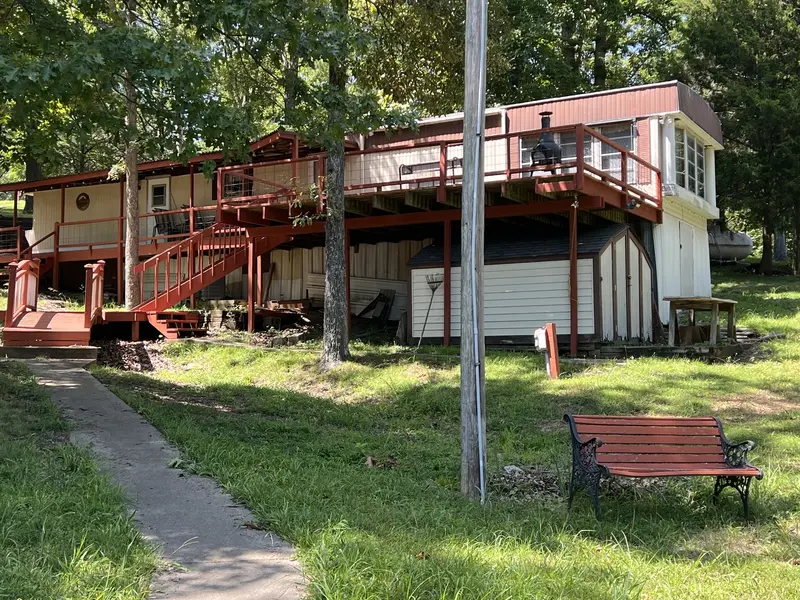 530 Marina CIR, Creal Springs, IL 62922