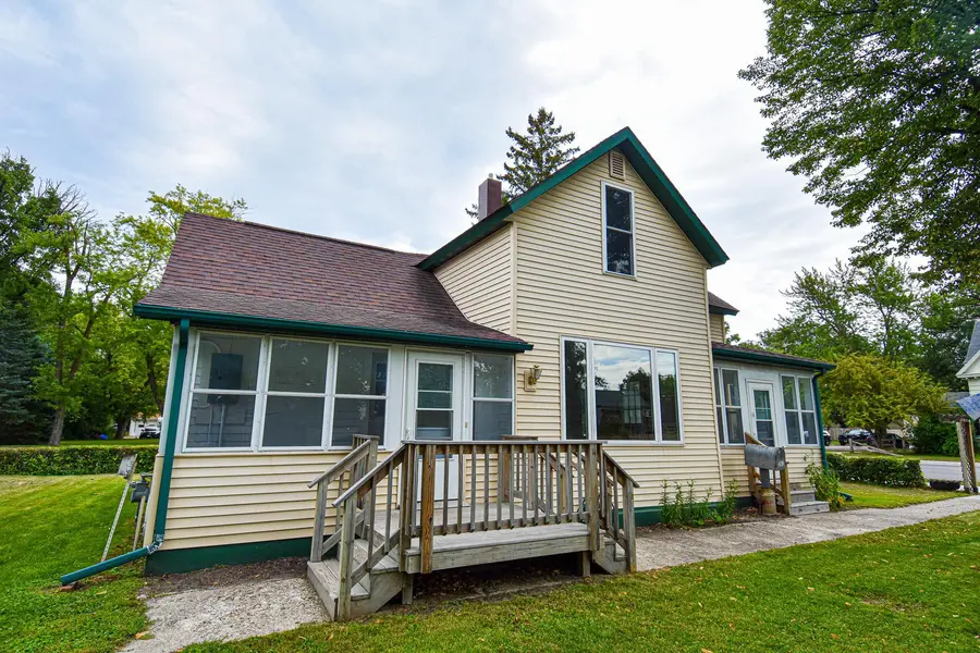 621 1st ST E, Thief River Falls, MN 56701