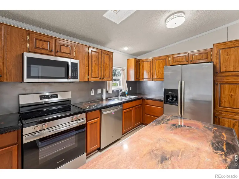 1142 Caroline CT, Loveland, CO 80537