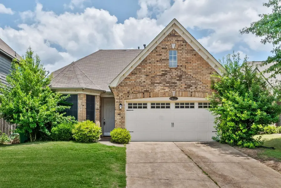 4956 INDIAN WALK LN, Arlington, TN 38002