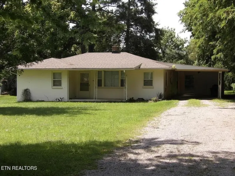 525 Woodlawn Rd, Crossville, TN 38555