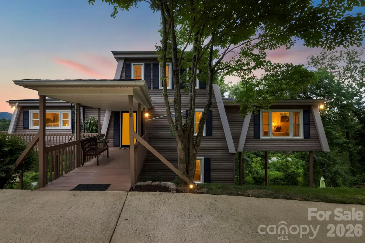 16 Audubon DR, Asheville, NC 28804