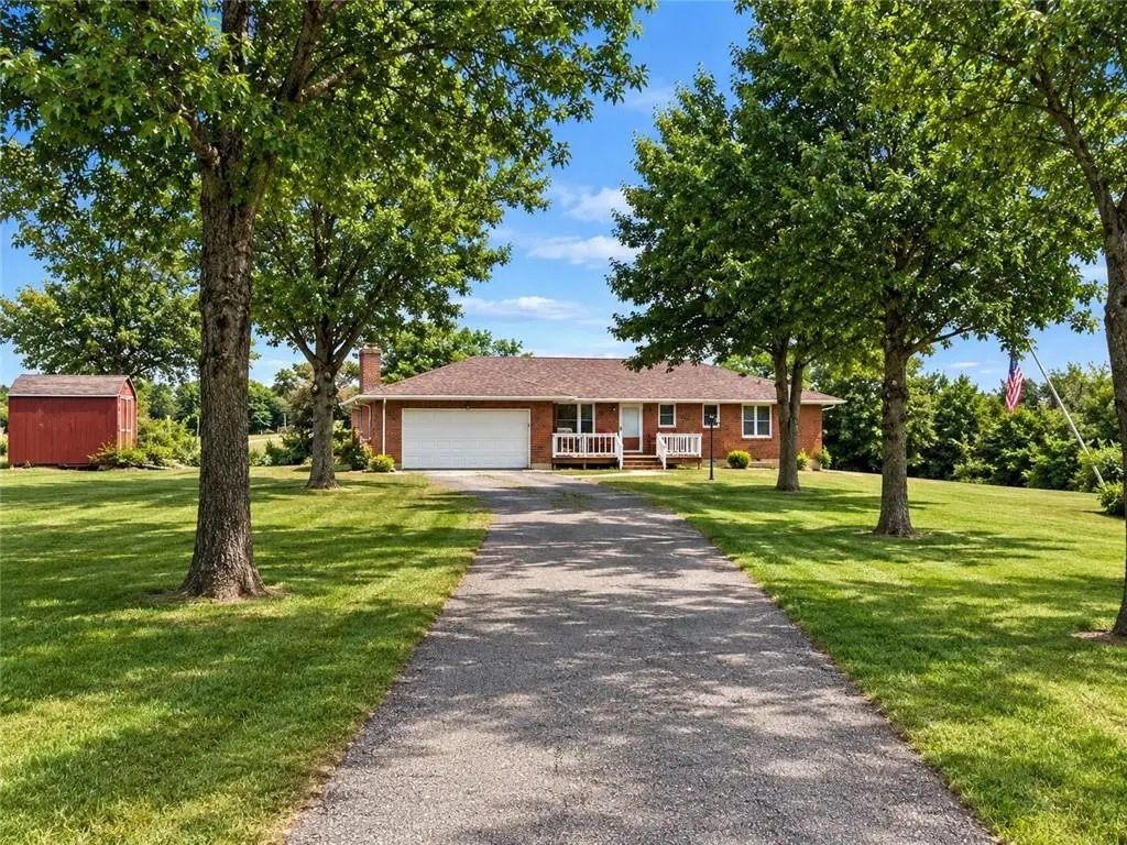 561 SE 13 HWY, Warrensburg, MO 64093