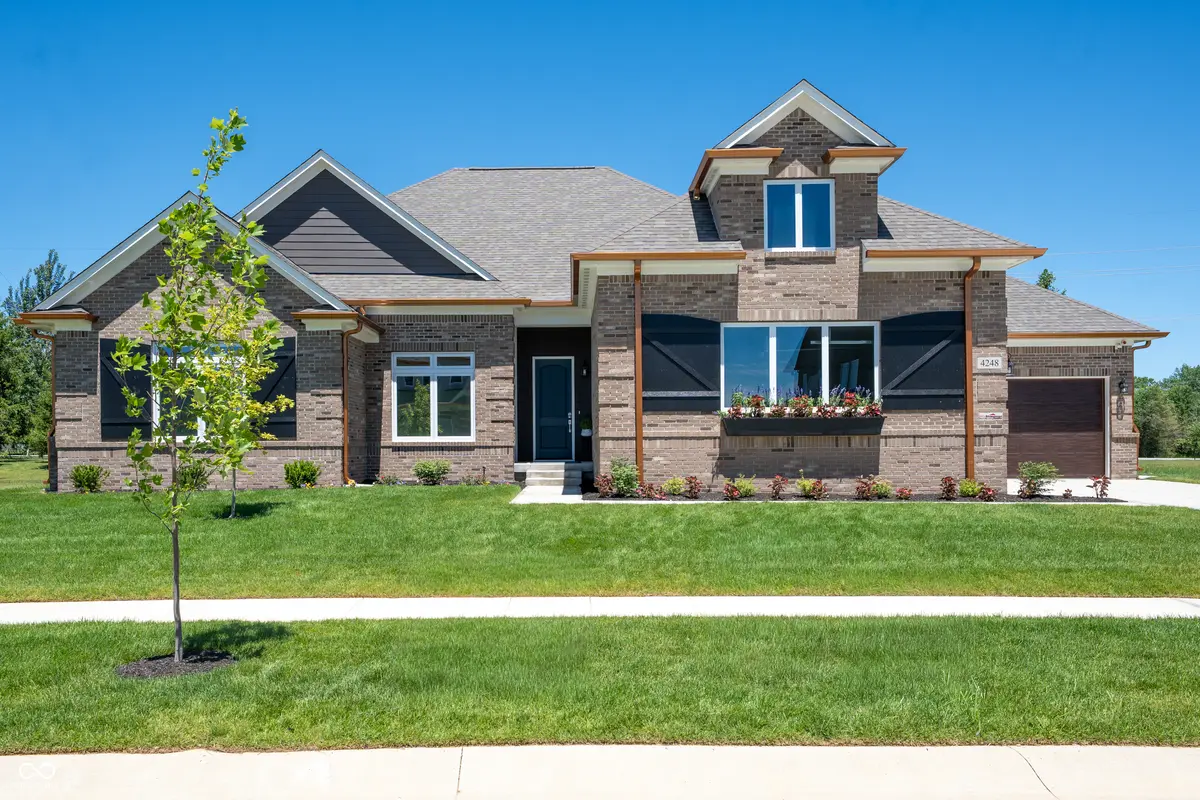 4248 Stone Lake DR, Zionsville, IN 46077