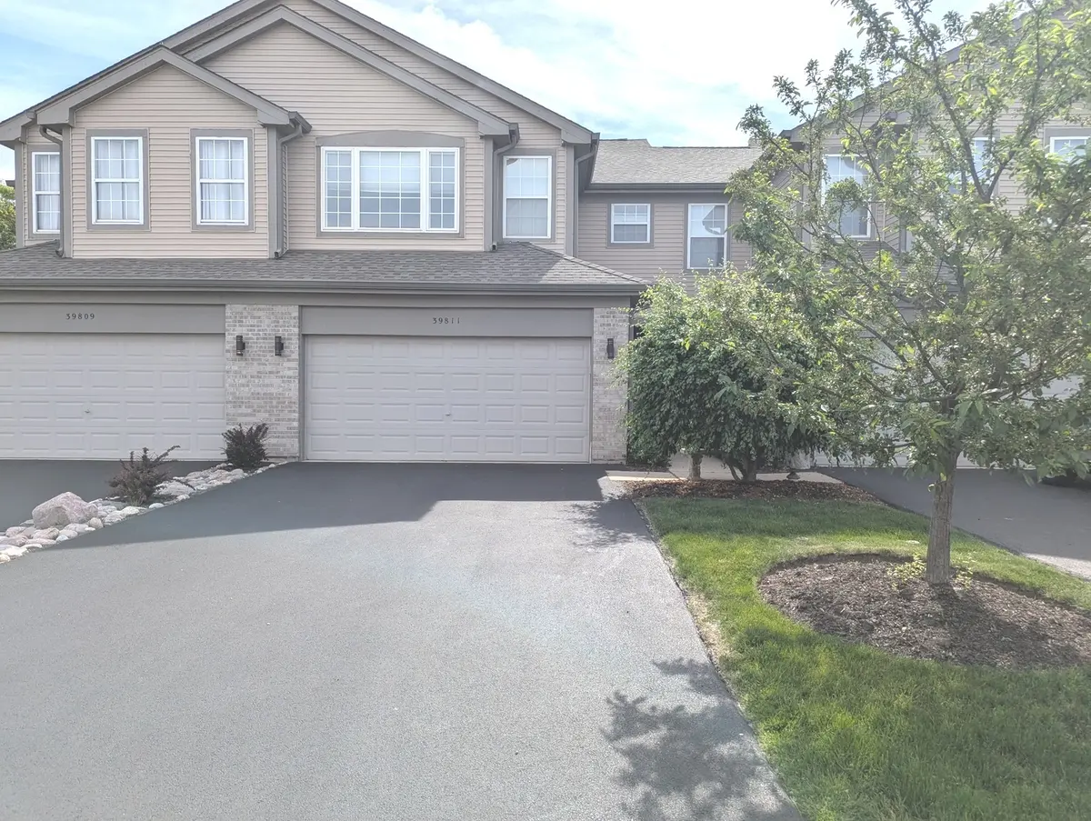39811 N Long DR #2, Antioch, IL 60002