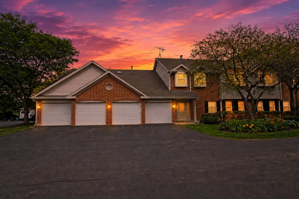 1377 E Evergreen DR #2, Palatine, IL 60074