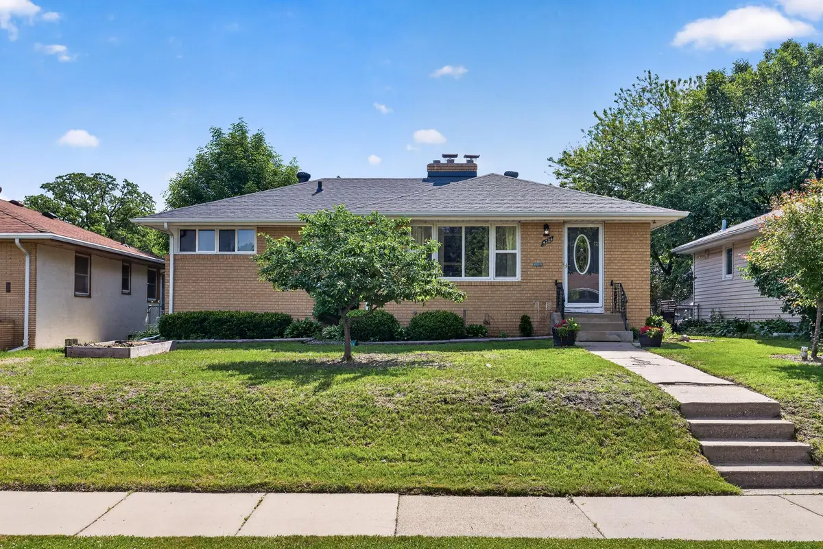 4324 Queen AVE N, Minneapolis, MN 55412