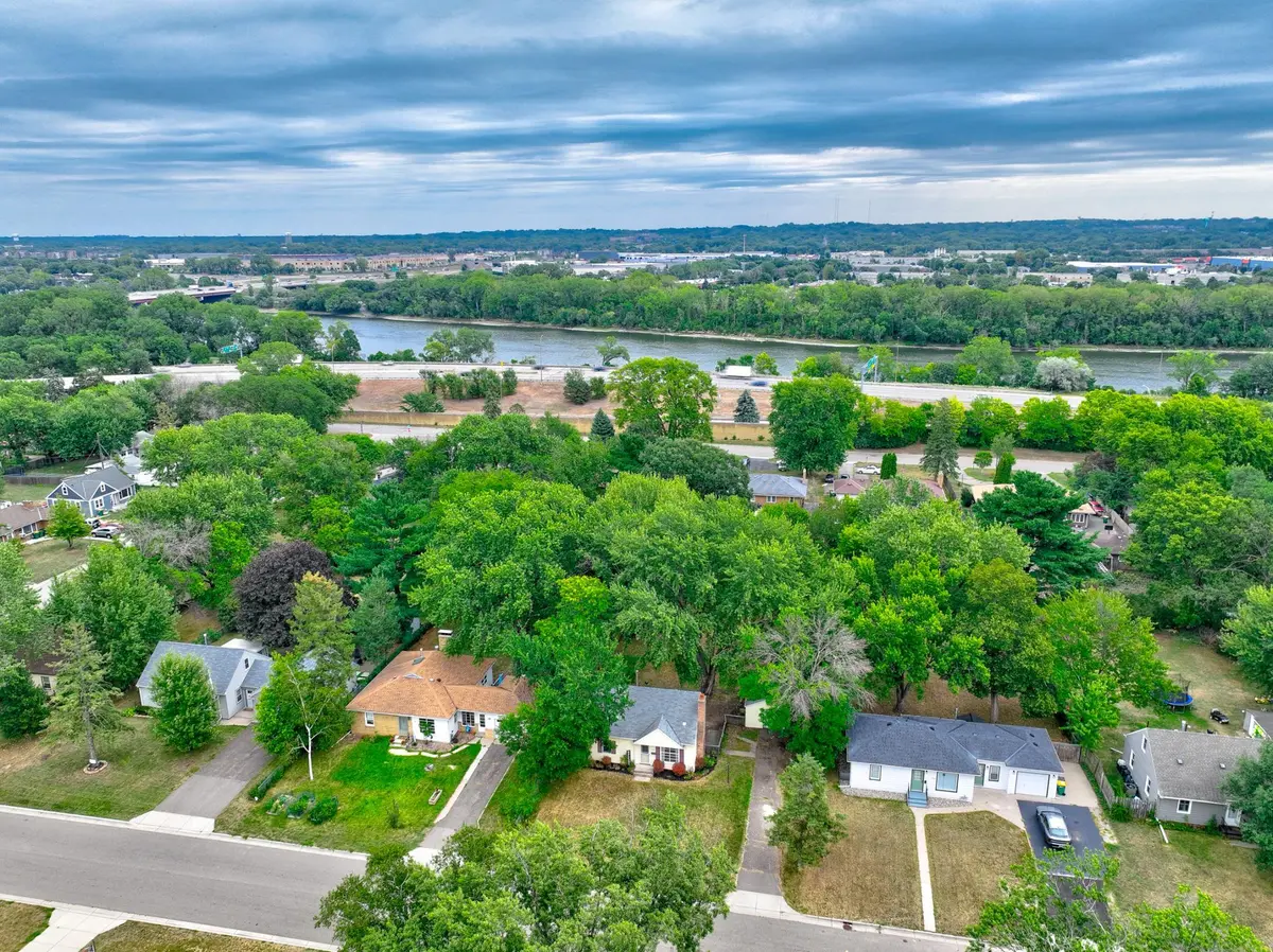 6024 Camden AVE N, Minneapolis, MN 55430