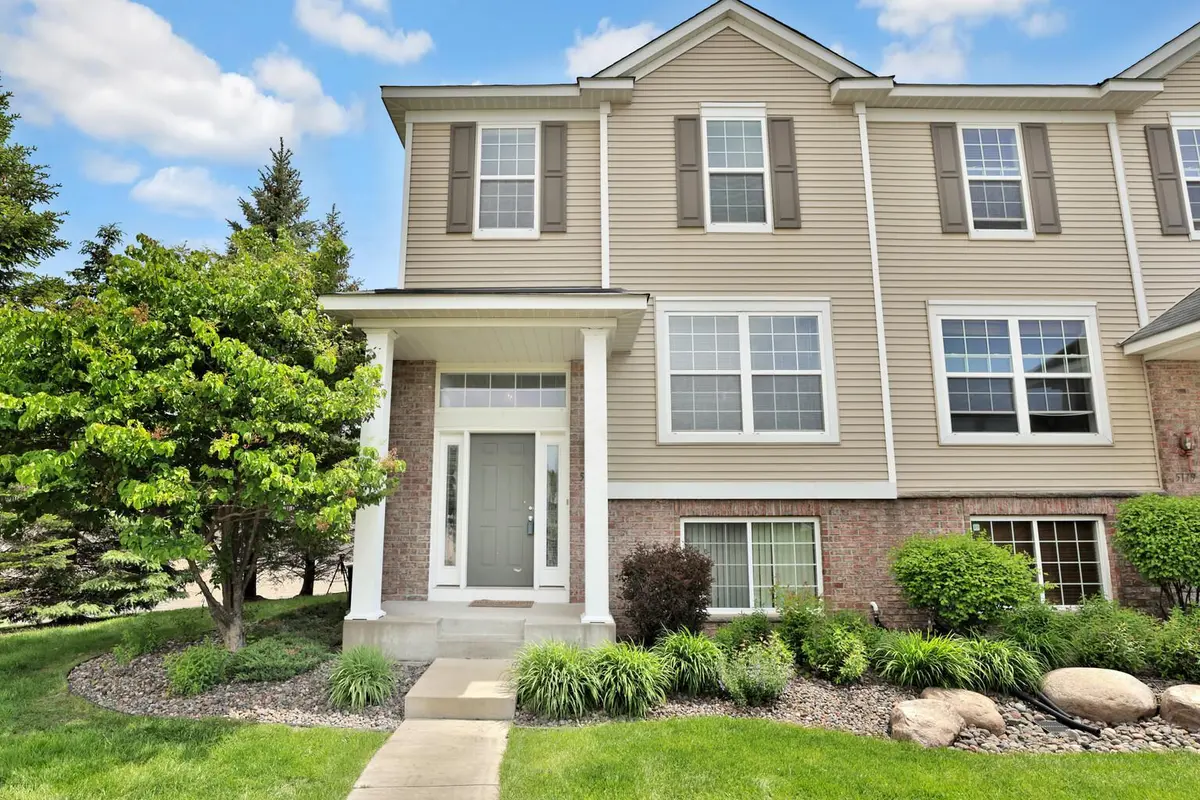 5175 Fairpoint DR N, Hugo, MN 55038