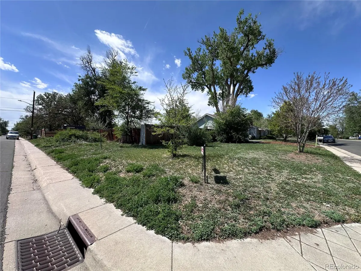 1201 Xanthia ST, Denver, CO 80220