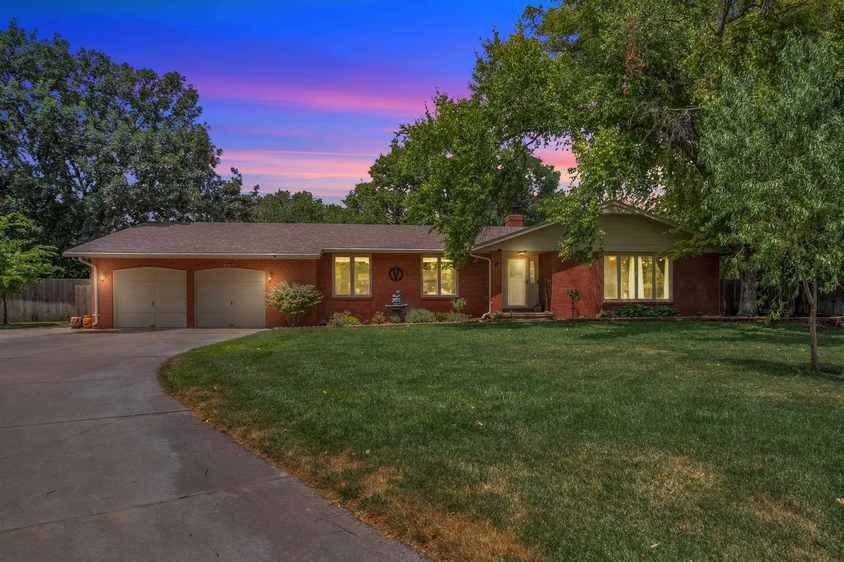 3 Sycamore Ct, Newton, KS 67114