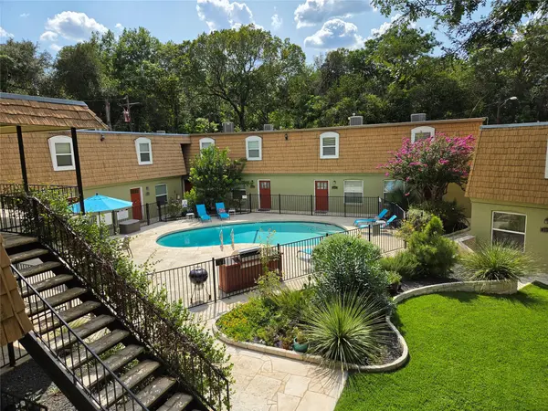1500 East Side DR #116A, Austin, TX 78704