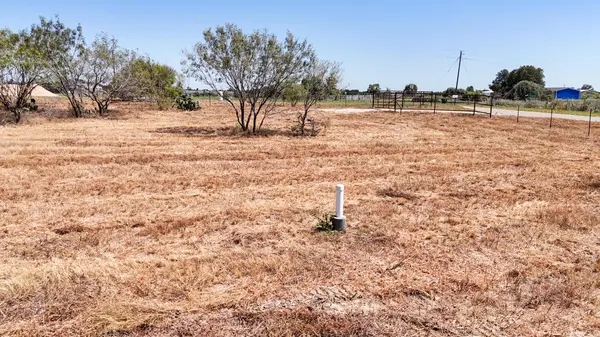 4049 Old Colony Line RD, Dale, TX 78616
