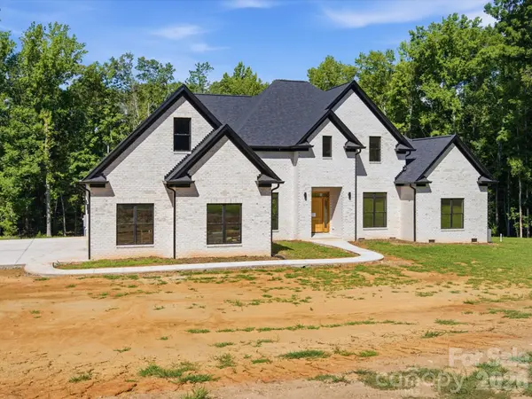 8018 Fairmont DR, Waxhaw, NC 28173