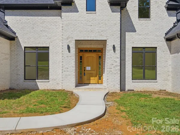 8018 Fairmont DR, Waxhaw, NC 28173