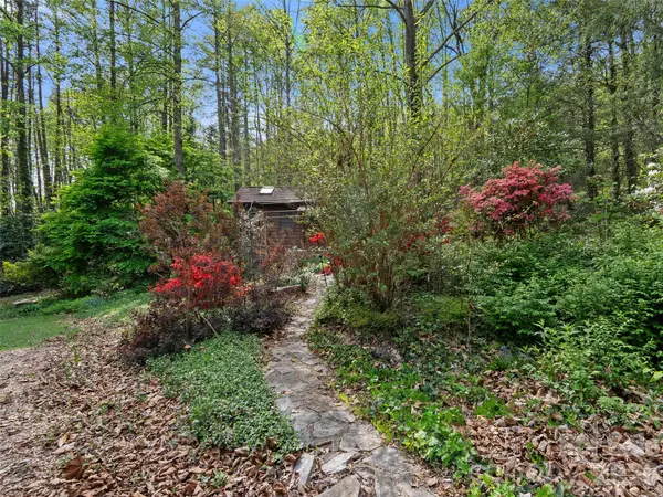 120 Carter Cove RD, Asheville, NC 28804