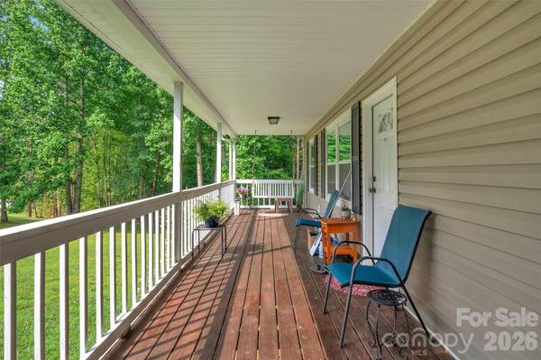 1095 E Prince RD, Landrum, SC 29356
