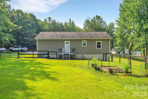 1095 E Prince RD, Landrum, SC 29356