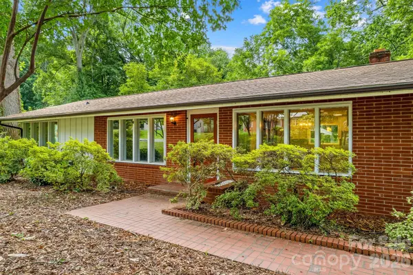 1221 Forestdale DR, Salisbury, NC 28144