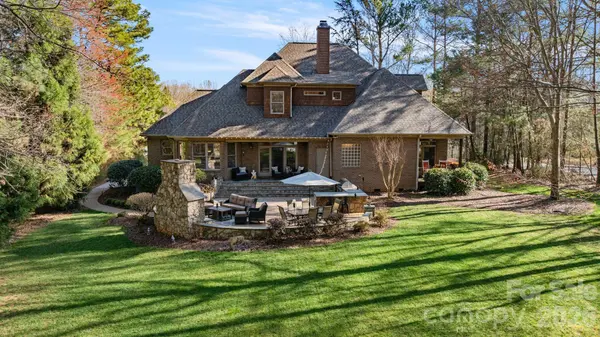 2379 Metcalf DR, Sherrills Ford, NC 28673
