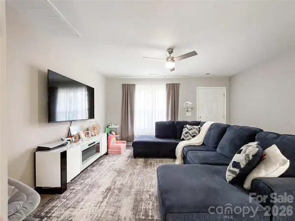 3005 Chatuge CT, Charlotte, NC 28214
