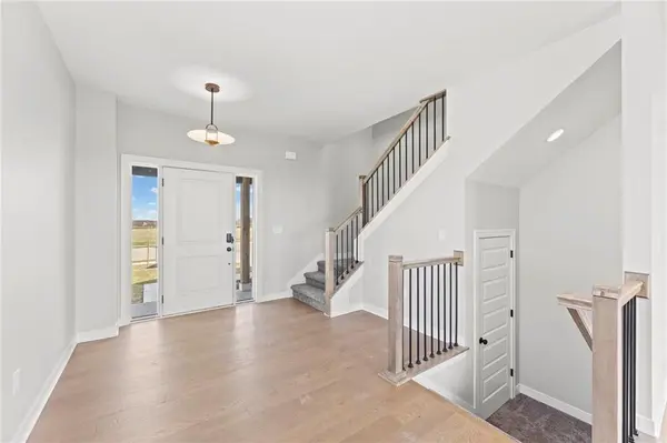 18593 W 193rd ST, Spring Hill, KS 66083