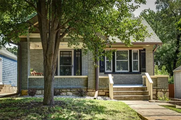 6019 Holmes ST, Kansas City, MO 64110