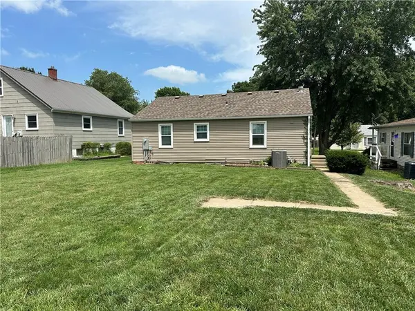 1108 Walnut ST, Higginsville, MO 64037