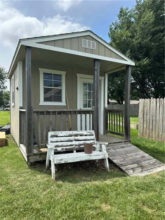 1108 Walnut ST, Higginsville, MO 64037