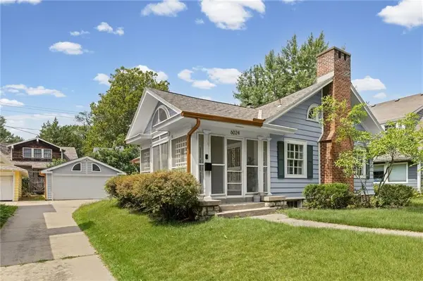6024 OAK ST, Kansas City, MO 64113