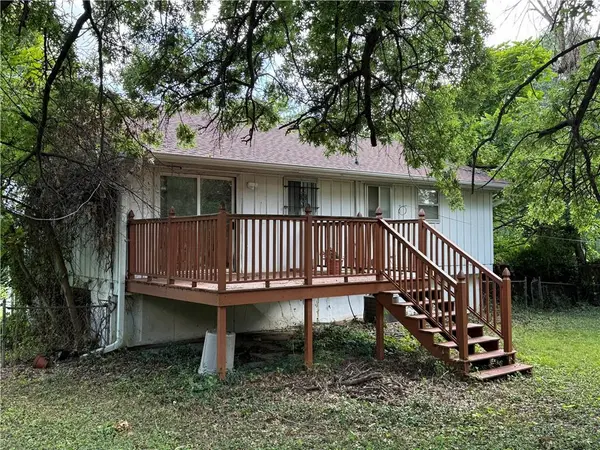 8512 E 91st ST, Kansas City, MO 64138