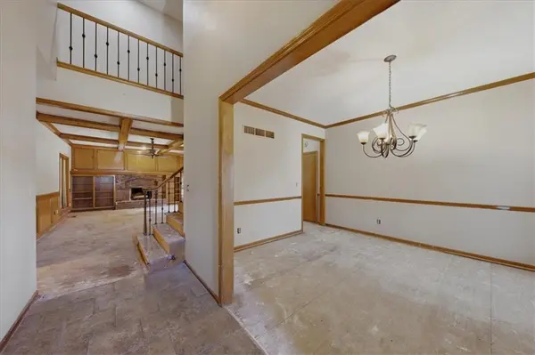 2227 SW Park avenue CIR, Blue Springs, MO 64014