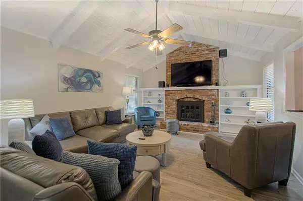 1823 N Lazy Branch RD, Independence, MO 64058