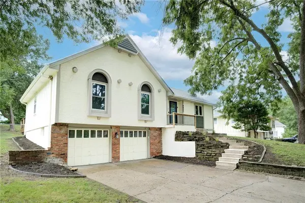 9927 N Harrison DR, Kansas City, MO 64155
