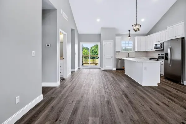 48 SW 160th RD, Warrensburg, MO 64093